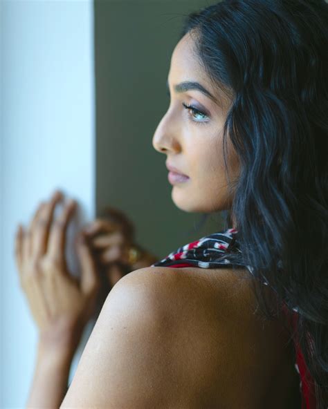 Aishwarya Sushmita (@aishwaryasushmita) .